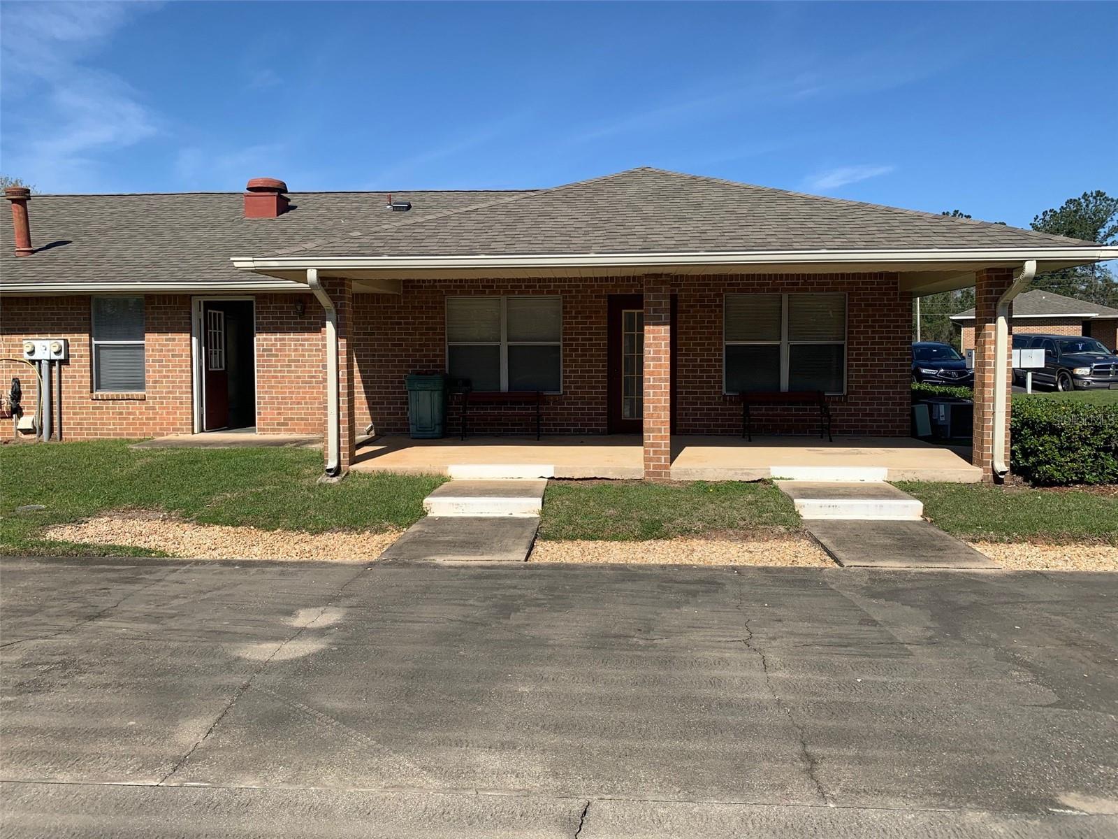 944 STRONG ROAD