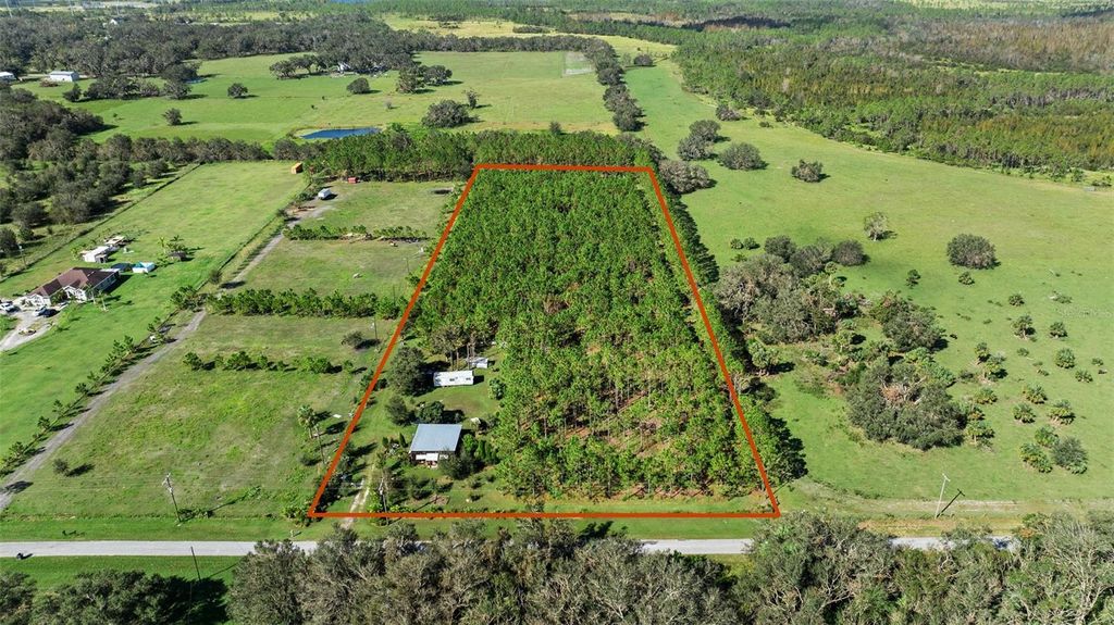 Photo of 18105 Bethlehem Road, Lithia, FL 33547 (MLS # TB8440333)