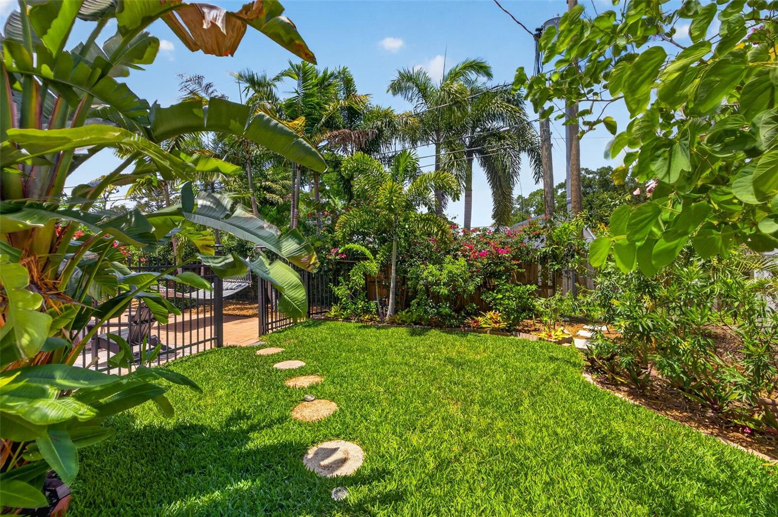 PASADENA ESTATES SEC F - Residential