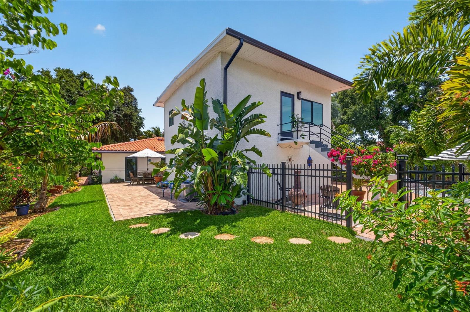 PASADENA ESTATES SEC F - Residential