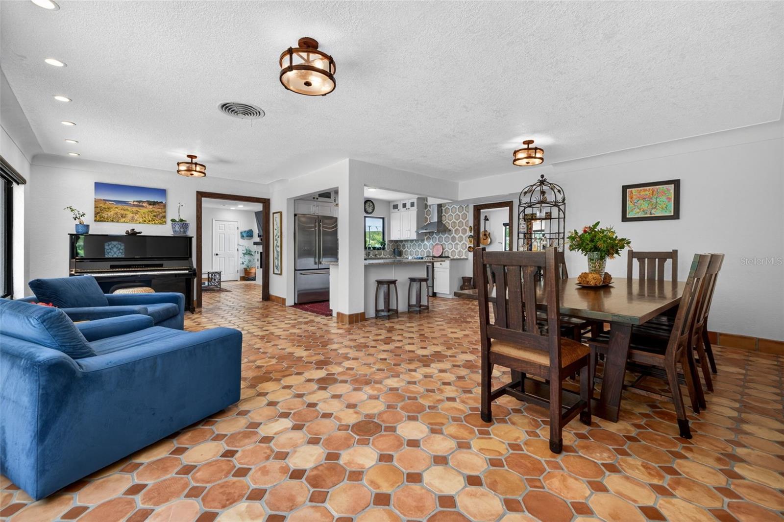 PASADENA ESTATES SEC F - Residential