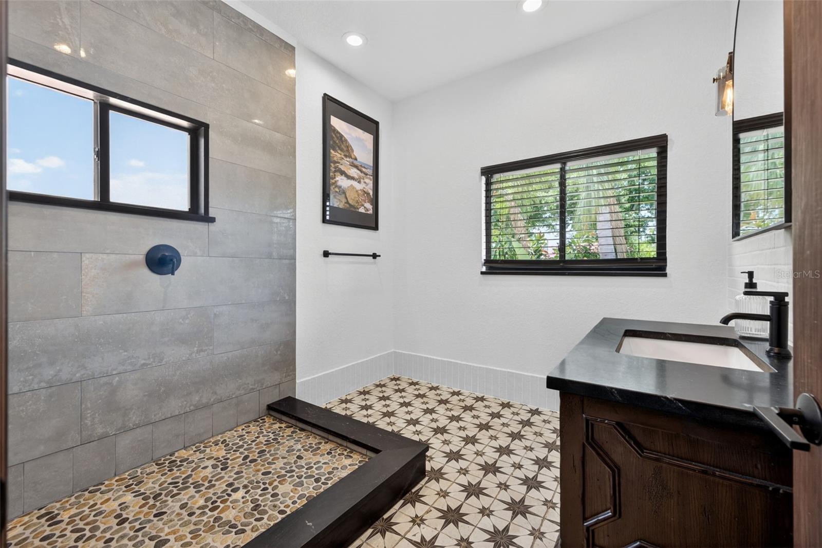 PASADENA ESTATES SEC F - Residential
