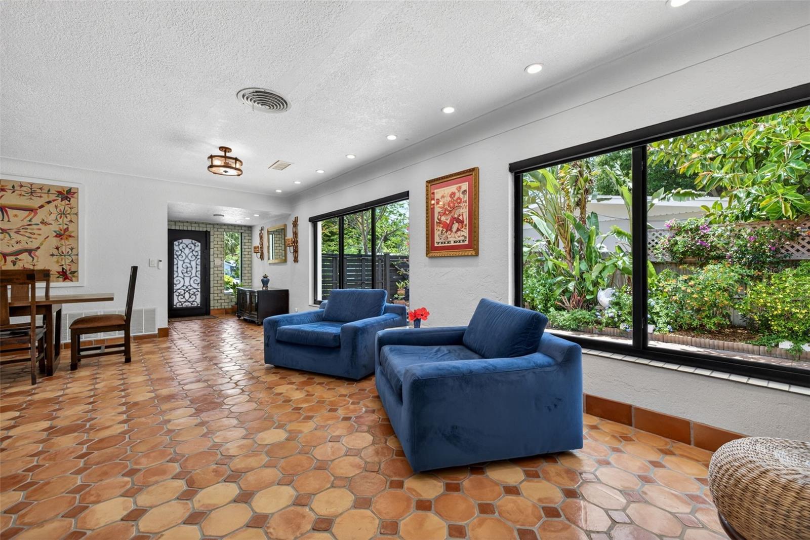 PASADENA ESTATES SEC F - Residential