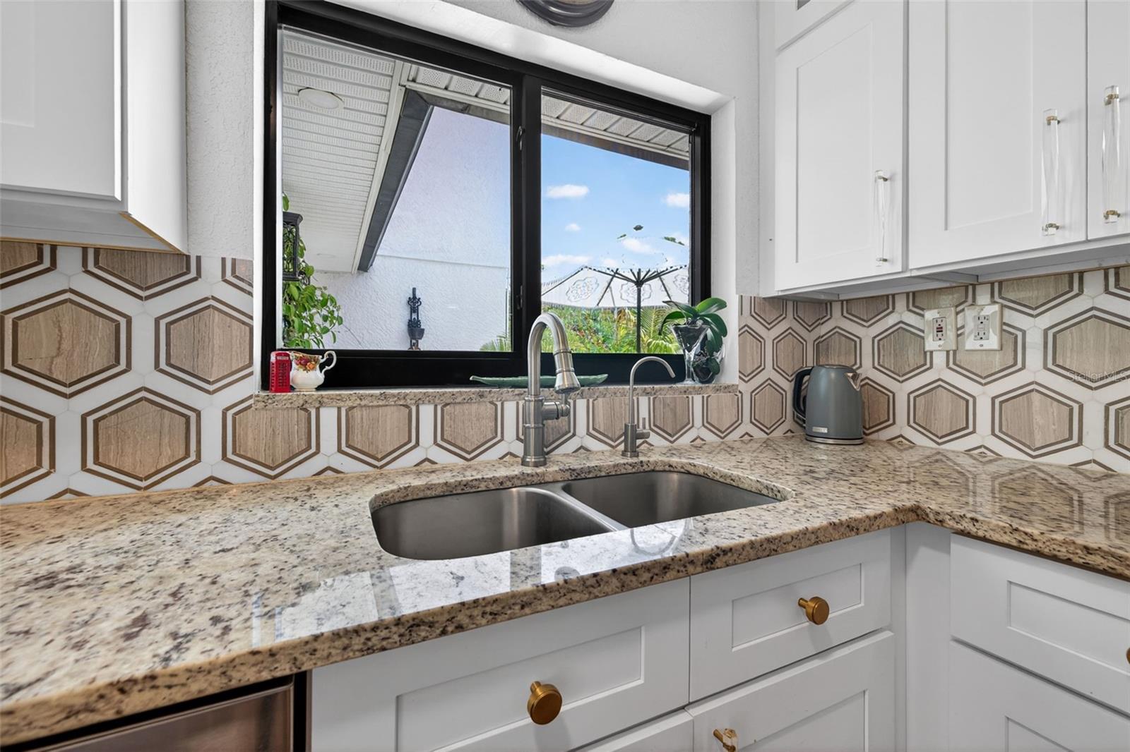 PASADENA ESTATES SEC F - Residential