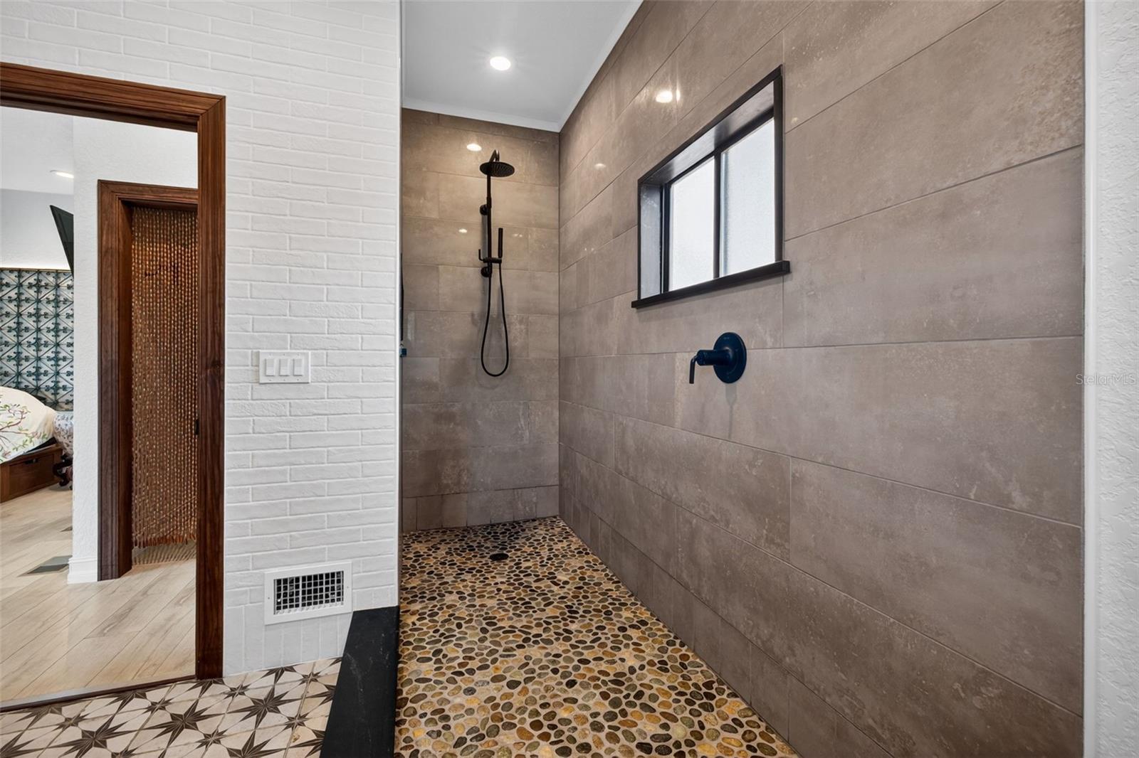 PASADENA ESTATES SEC F - Residential