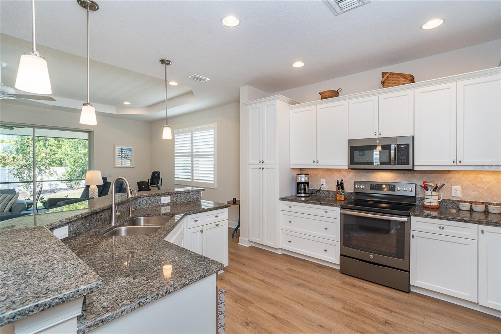 GRAND OAKS - Residential