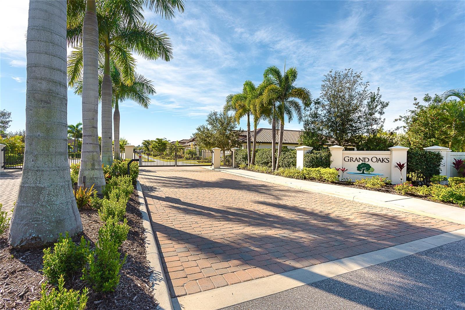 GRAND OAKS - Residential