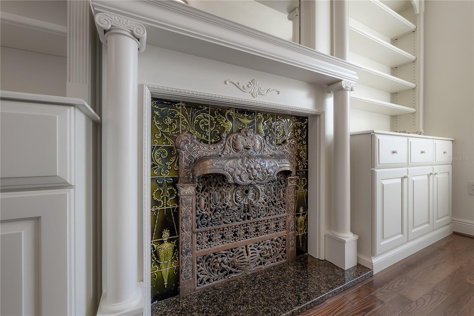 PARKCREST HARBOUR ISLAND CONDO - Residential