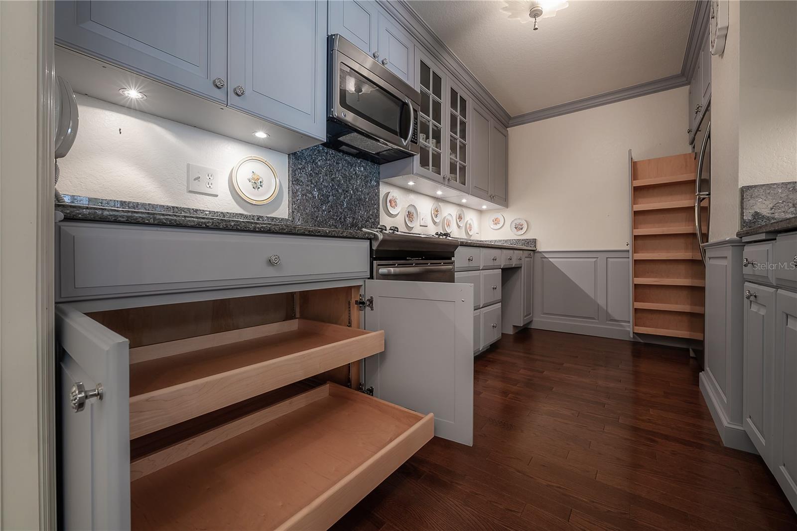 PARKCREST HARBOUR ISLAND CONDO - Residential