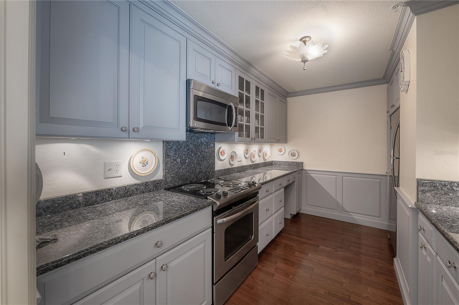 PARKCREST HARBOUR ISLAND CONDO - Residential