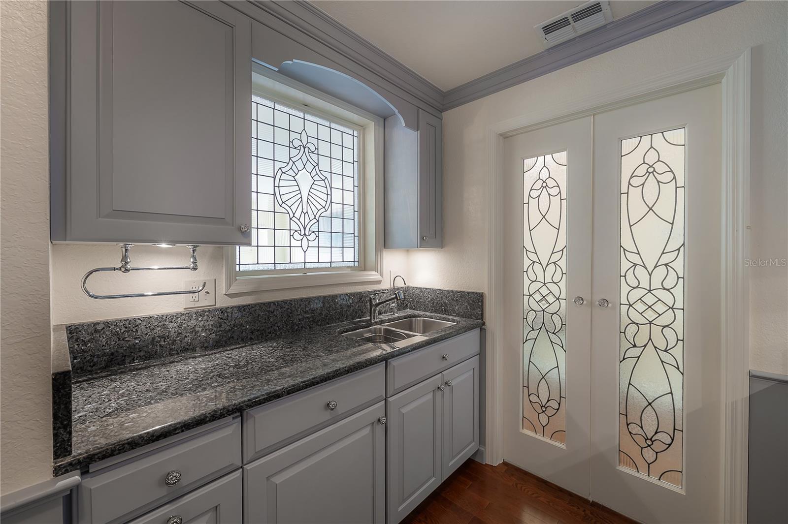 PARKCREST HARBOUR ISLAND CONDO - Residential