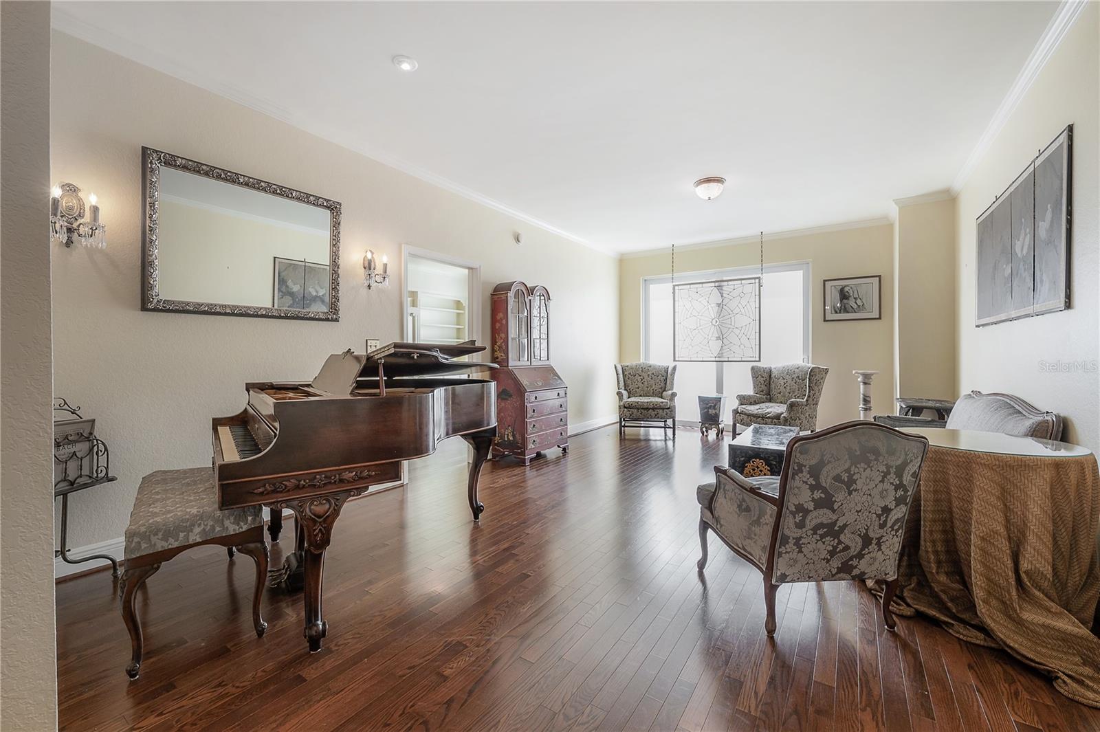 PARKCREST HARBOUR ISLAND CONDO - Residential