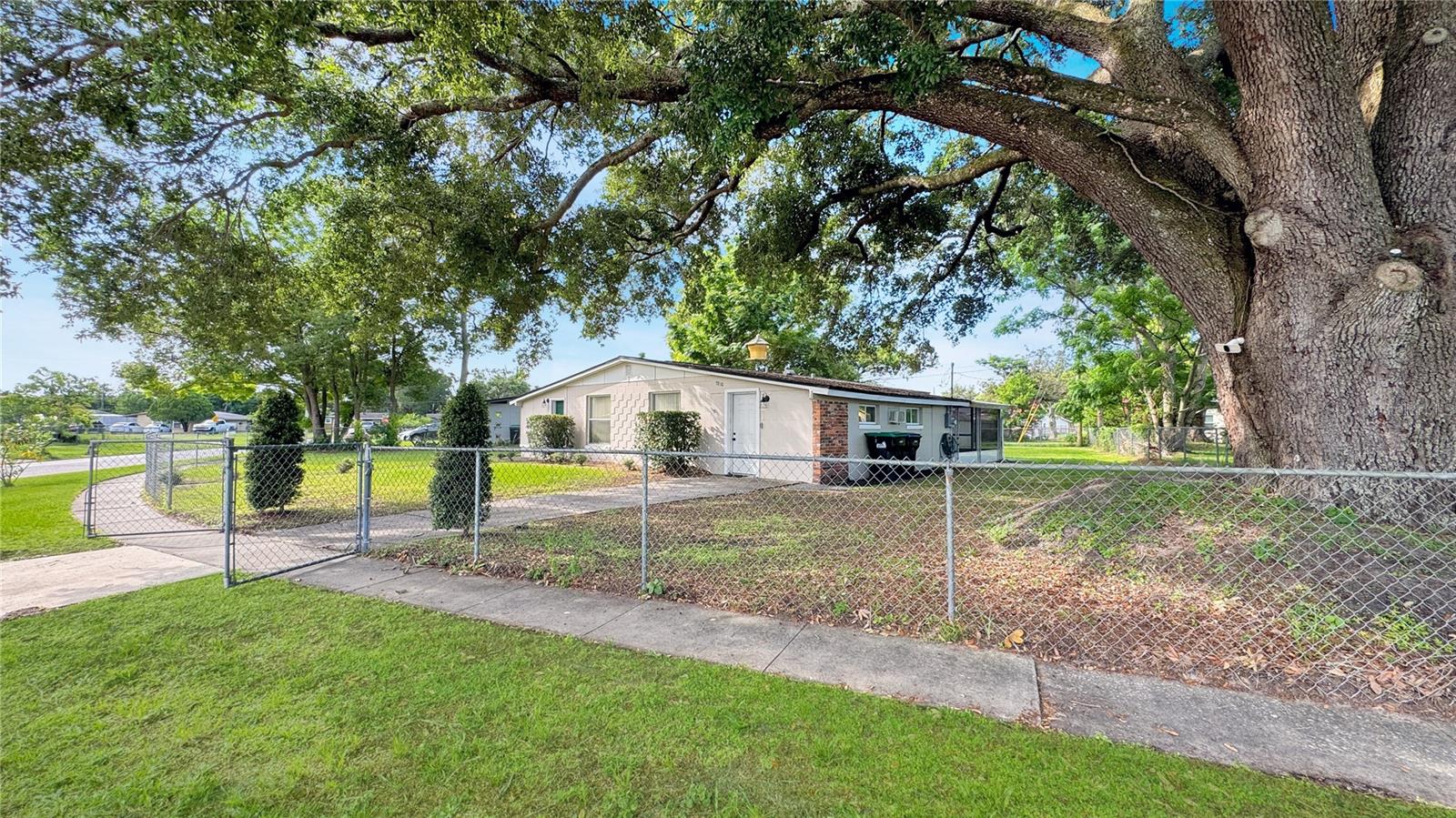 7810 GREVILLEA DRIVE