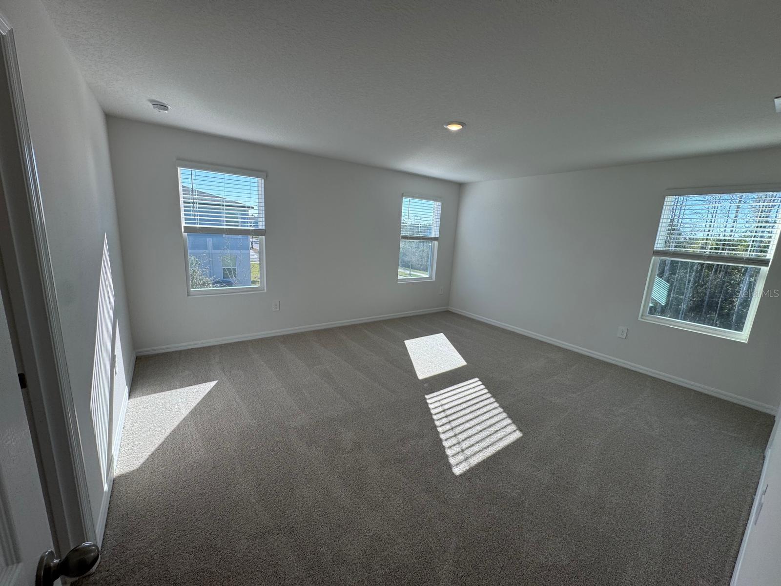 THE MEADOW AT CROSSPRAIRIE TOWNES - Residential Lease