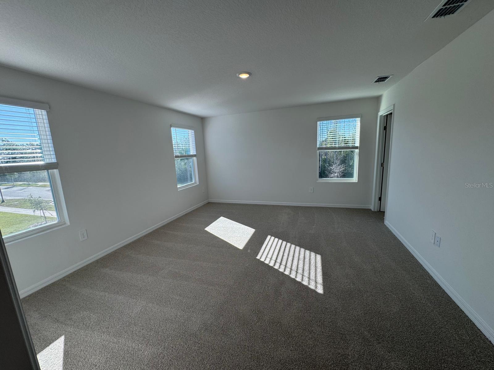 THE MEADOW AT CROSSPRAIRIE TOWNES - Residential Lease