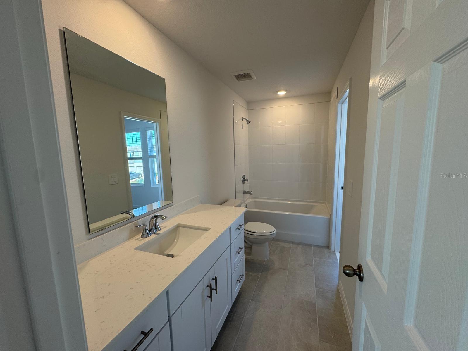 THE MEADOW AT CROSSPRAIRIE TOWNES - Residential Lease