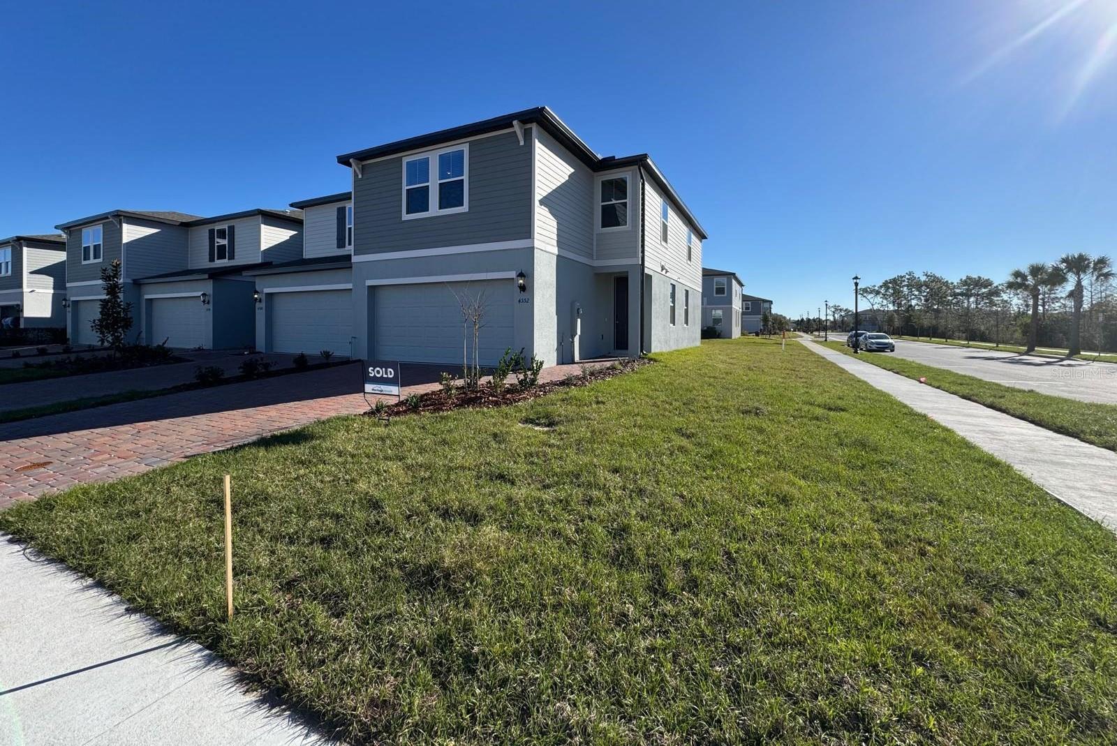 THE MEADOW AT CROSSPRAIRIE TOWNES - Residential Lease