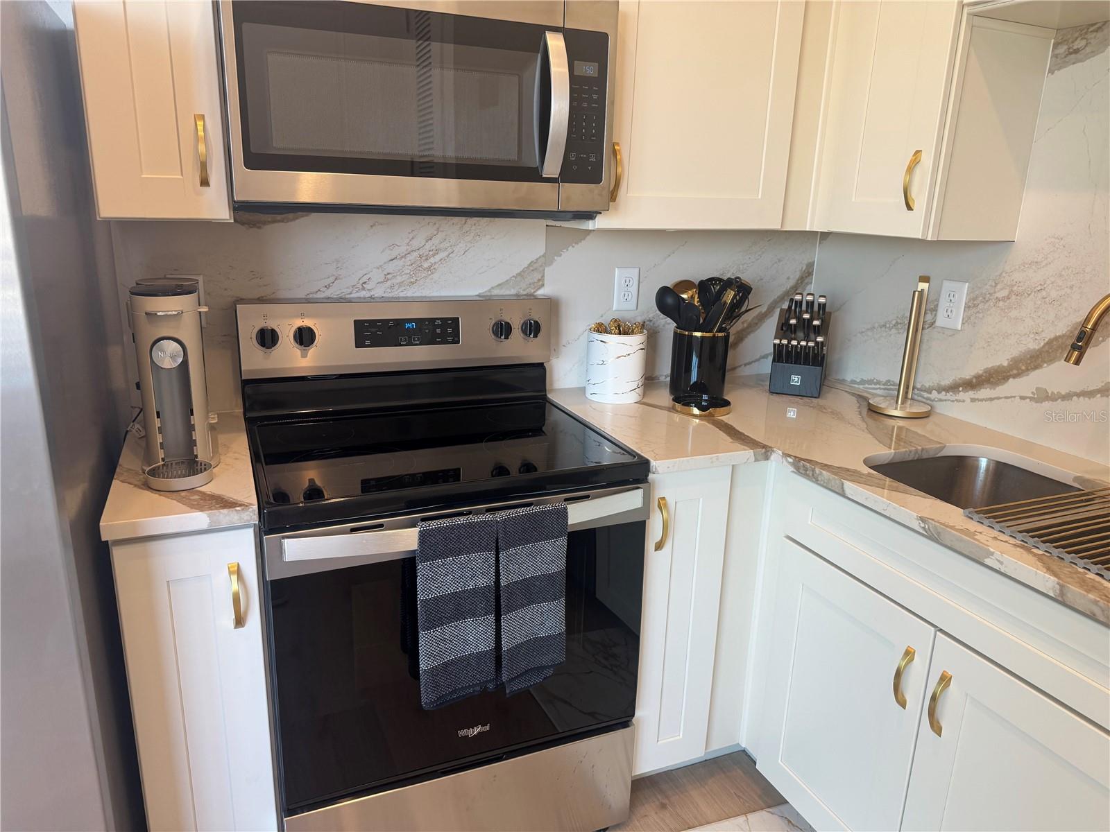 TOWNHOMES AT CITY PLACE - Residential Lease