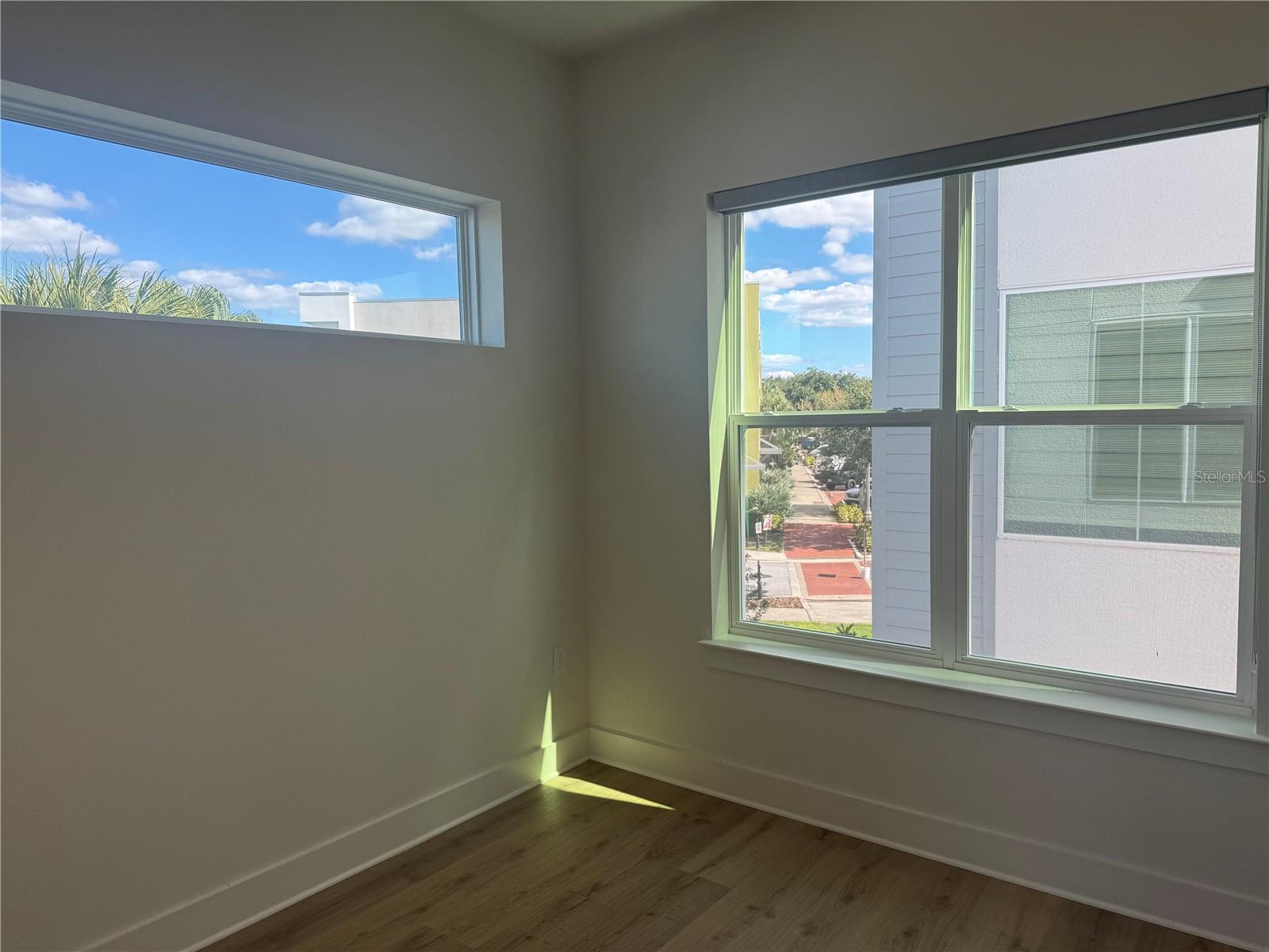 TOWNHOMES AT CITY PLACE - Residential Lease