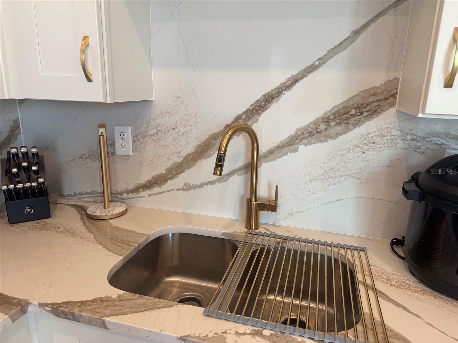 TOWNHOMES AT CITY PLACE - Residential Lease