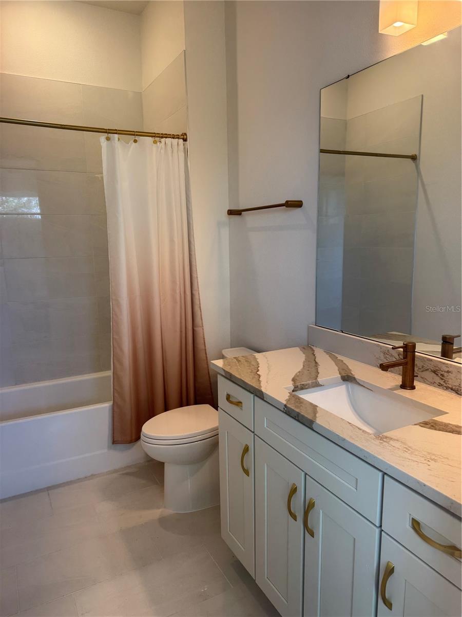 TOWNHOMES AT CITY PLACE - Residential Lease