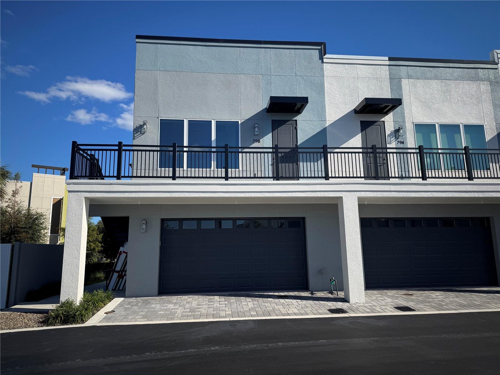 TOWNHOMES AT CITY PLACE - Residential Lease