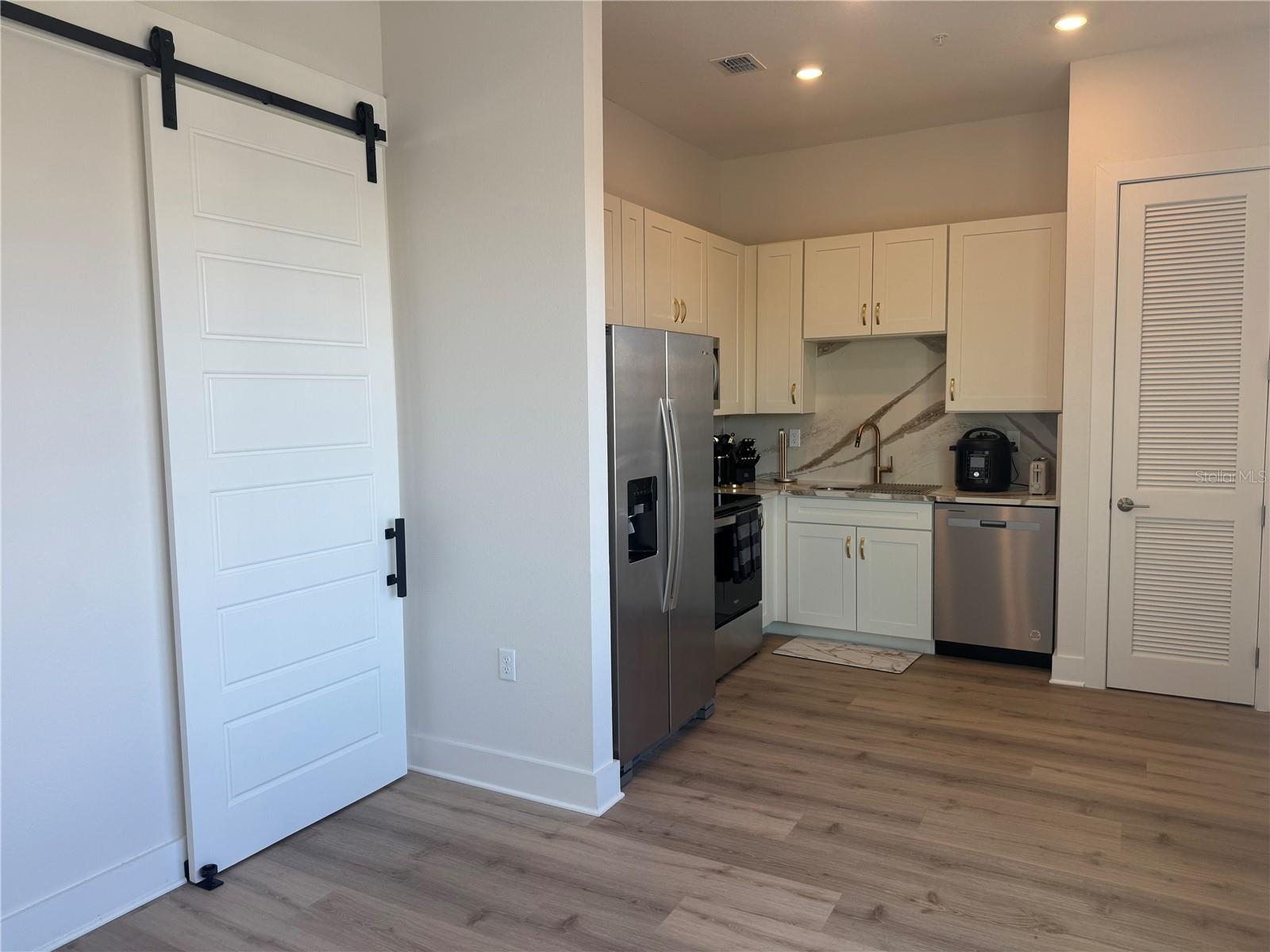 TOWNHOMES AT CITY PLACE - Residential Lease