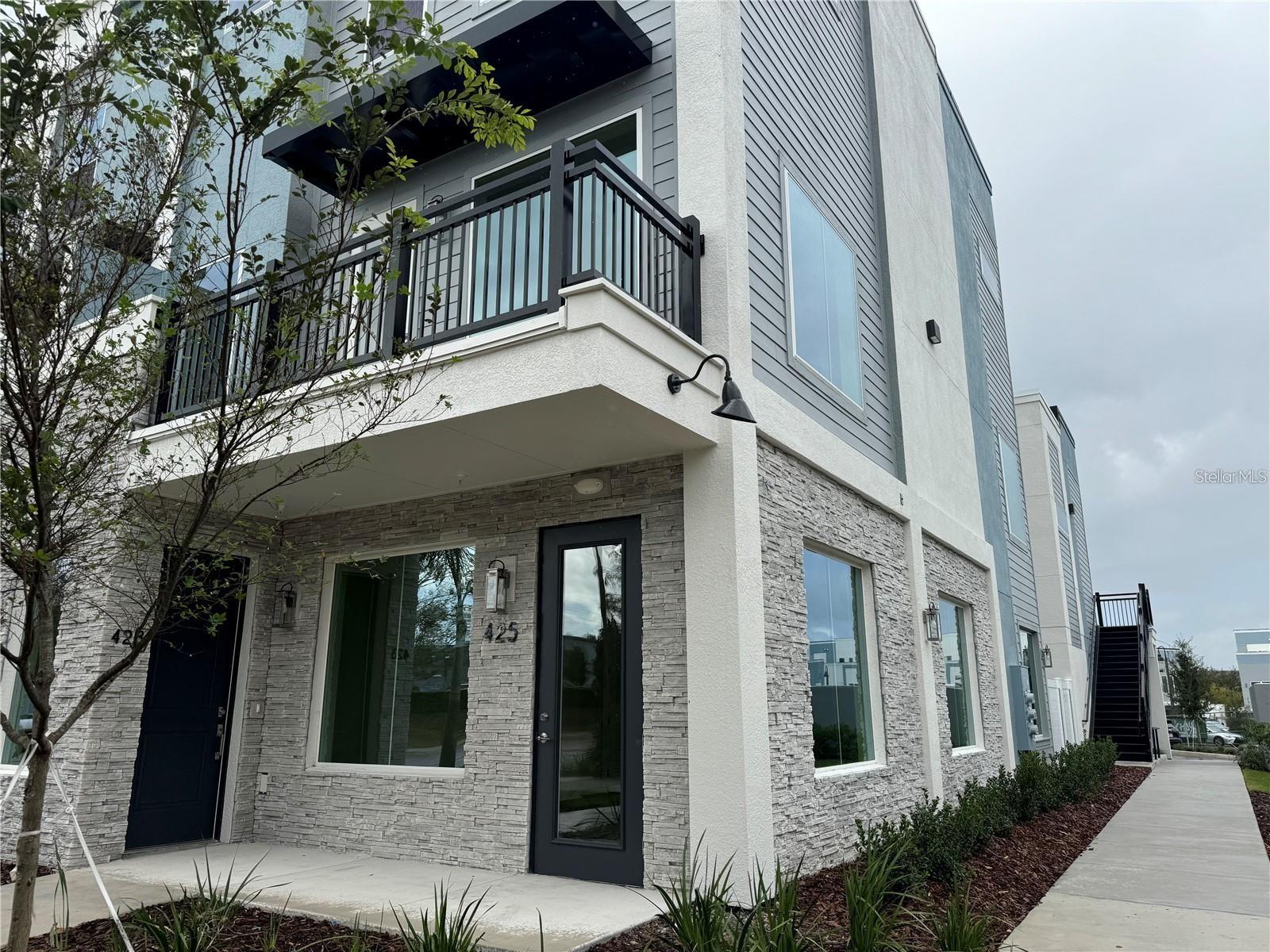 TOWNHOMES AT CITY PLACE - Residential Lease