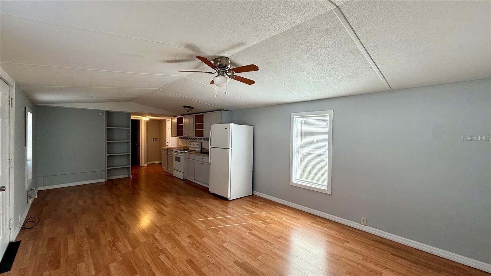 ELLISON PARK SUB - Residential Lease