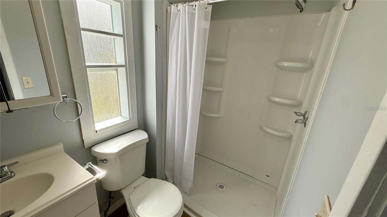 ELLISON PARK SUB - Residential Lease