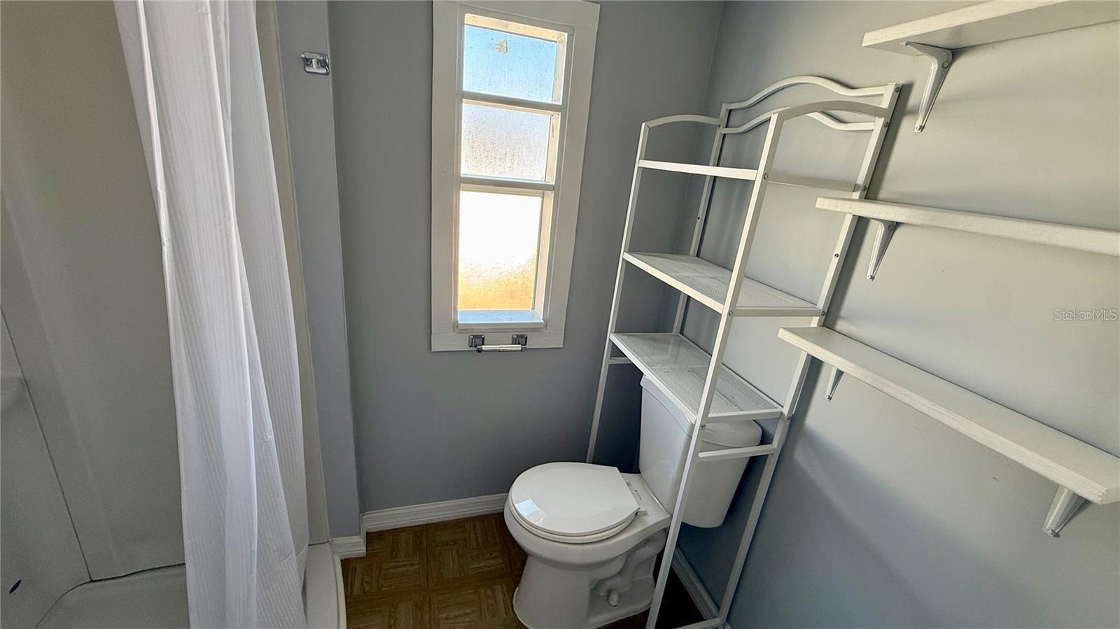 ELLISON PARK SUB - Residential Lease