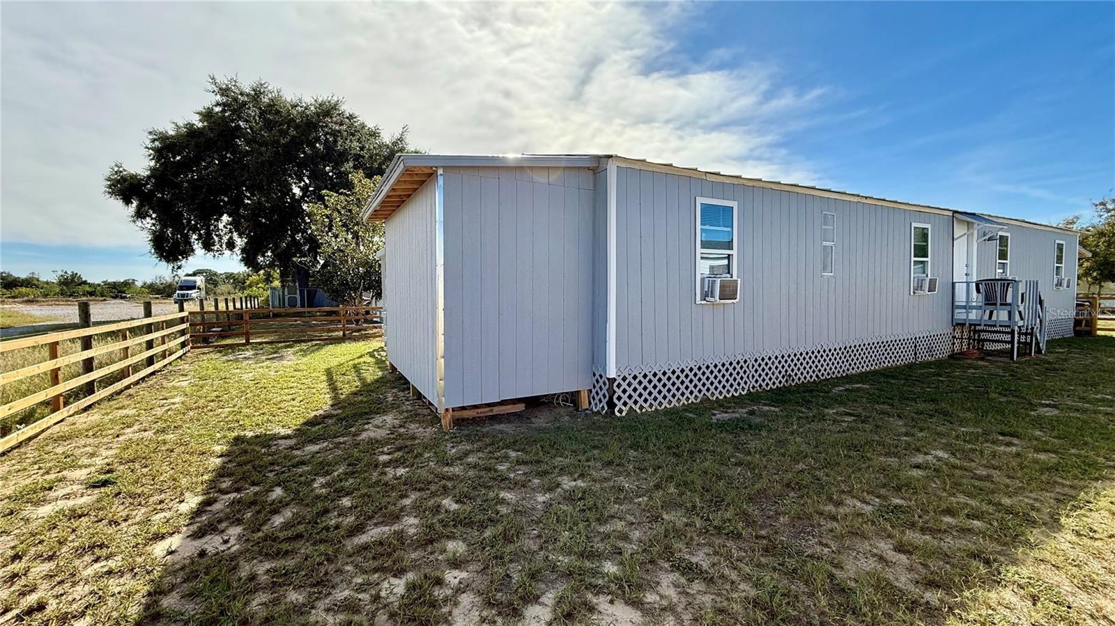 ELLISON PARK SUB - Residential Lease