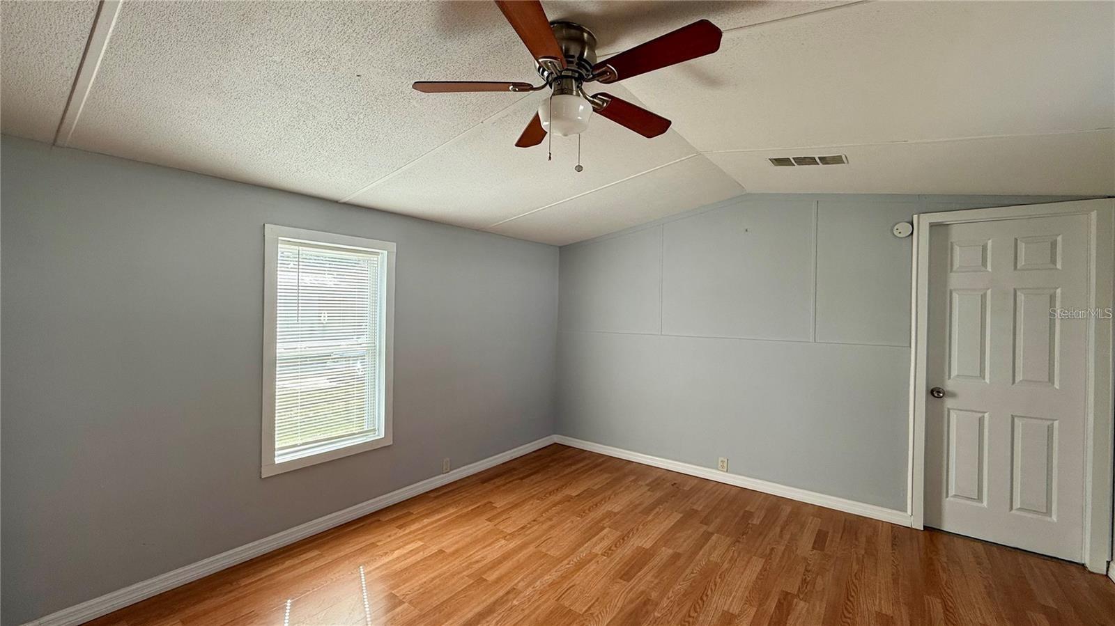 ELLISON PARK SUB - Residential Lease