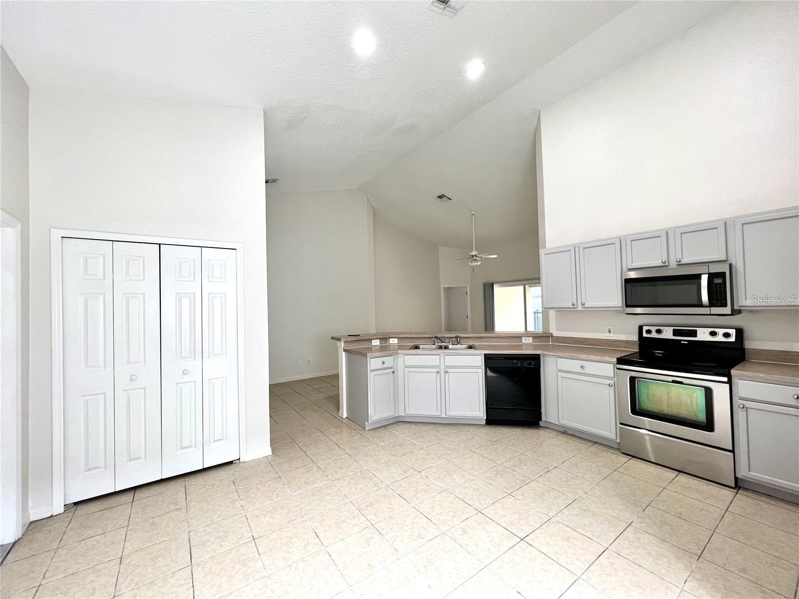 WOODRIDGE PH III SUB - Residential Lease