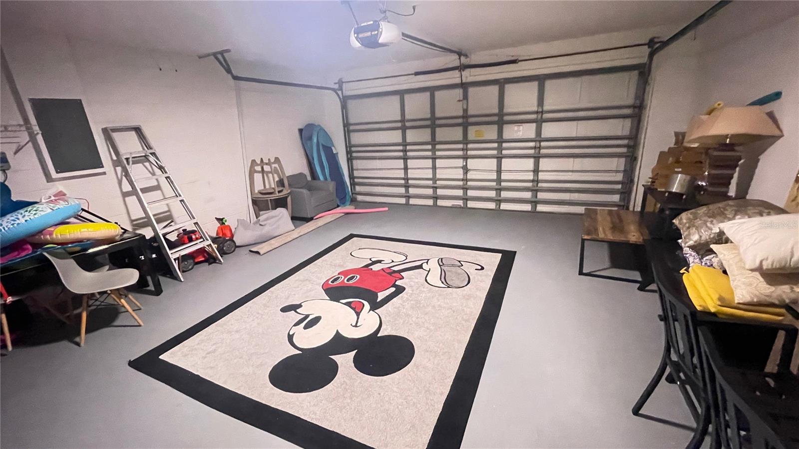 PINEWOOD COUNTRY ESTATES - Residential