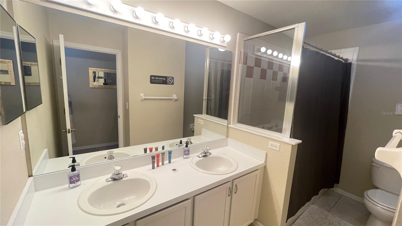 PINEWOOD COUNTRY ESTATES - Residential