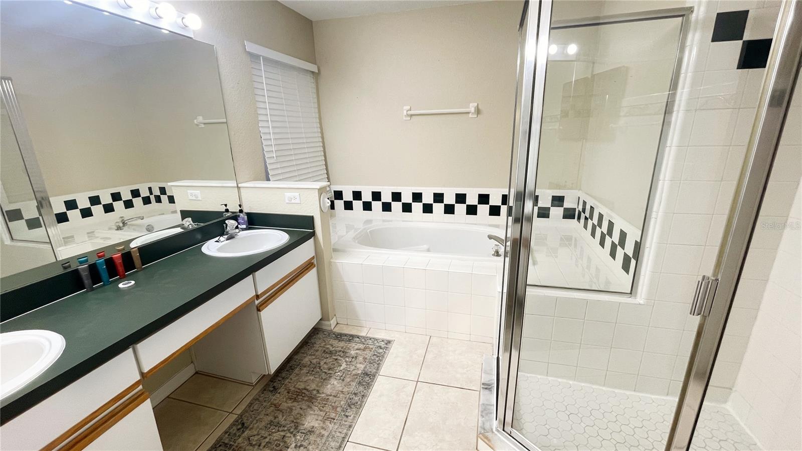 PINEWOOD COUNTRY ESTATES - Residential