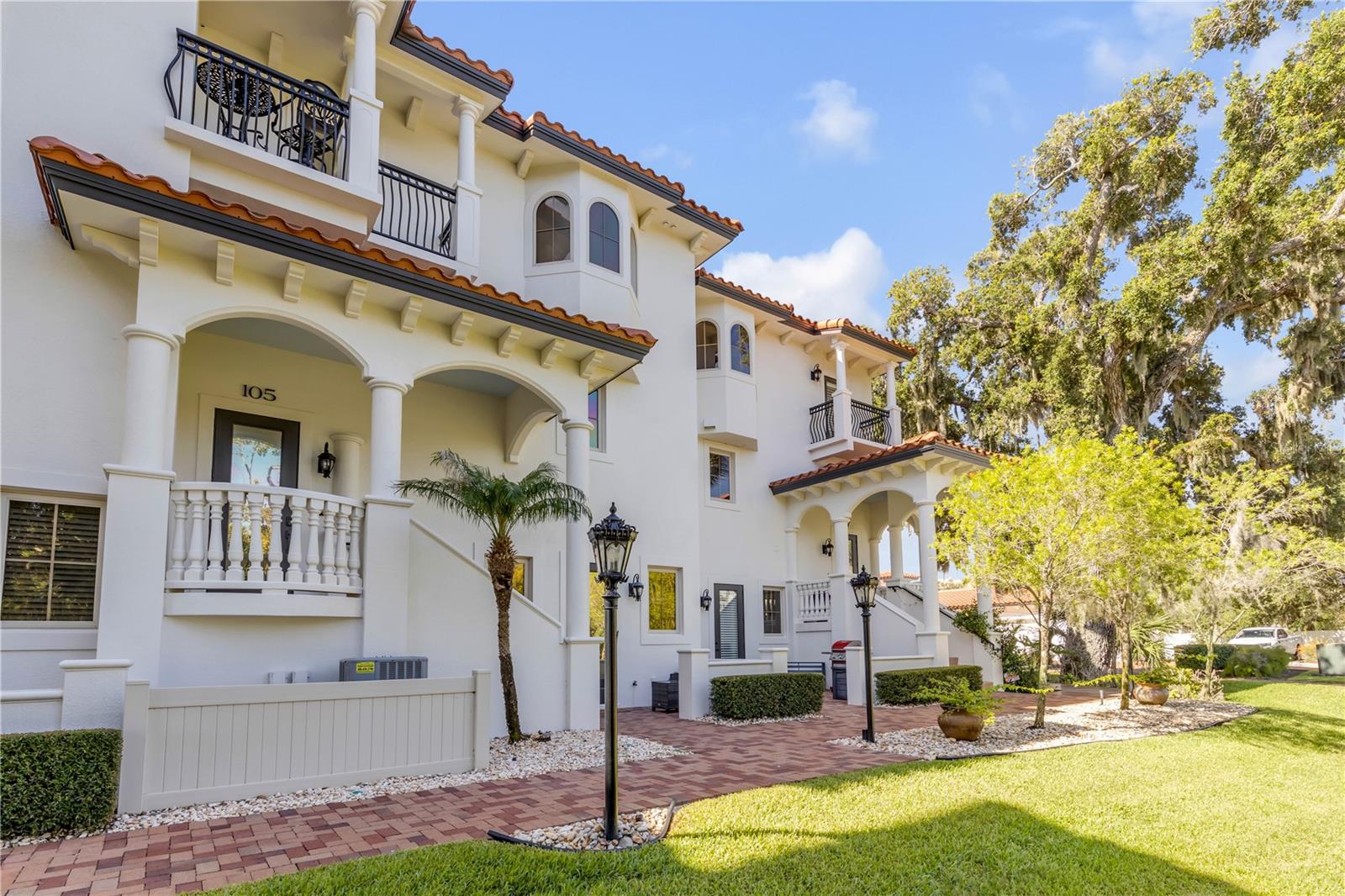 5090 RIVERSIDE DRIVE 105