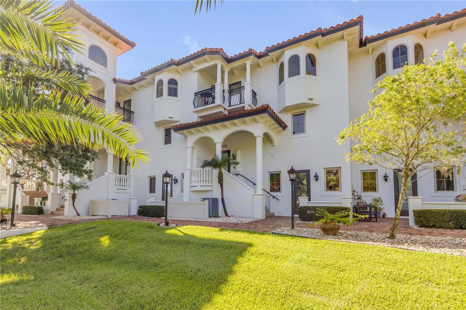 5090 RIVERSIDE DRIVE 105