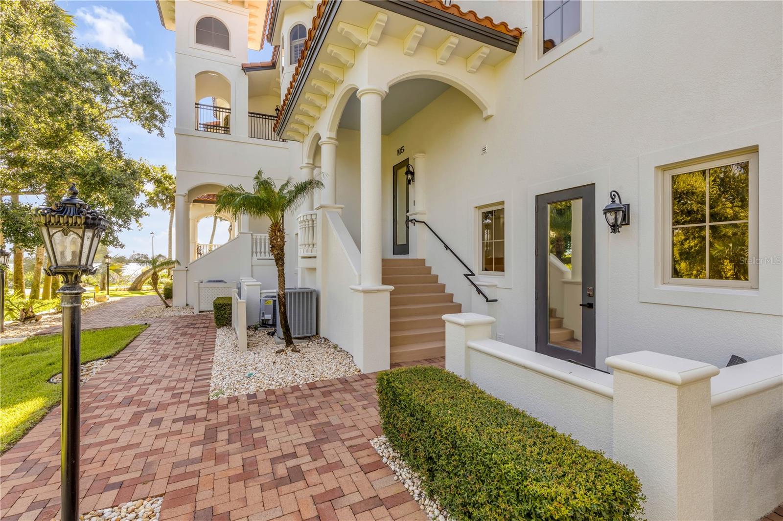 5090 RIVERSIDE DRIVE 105