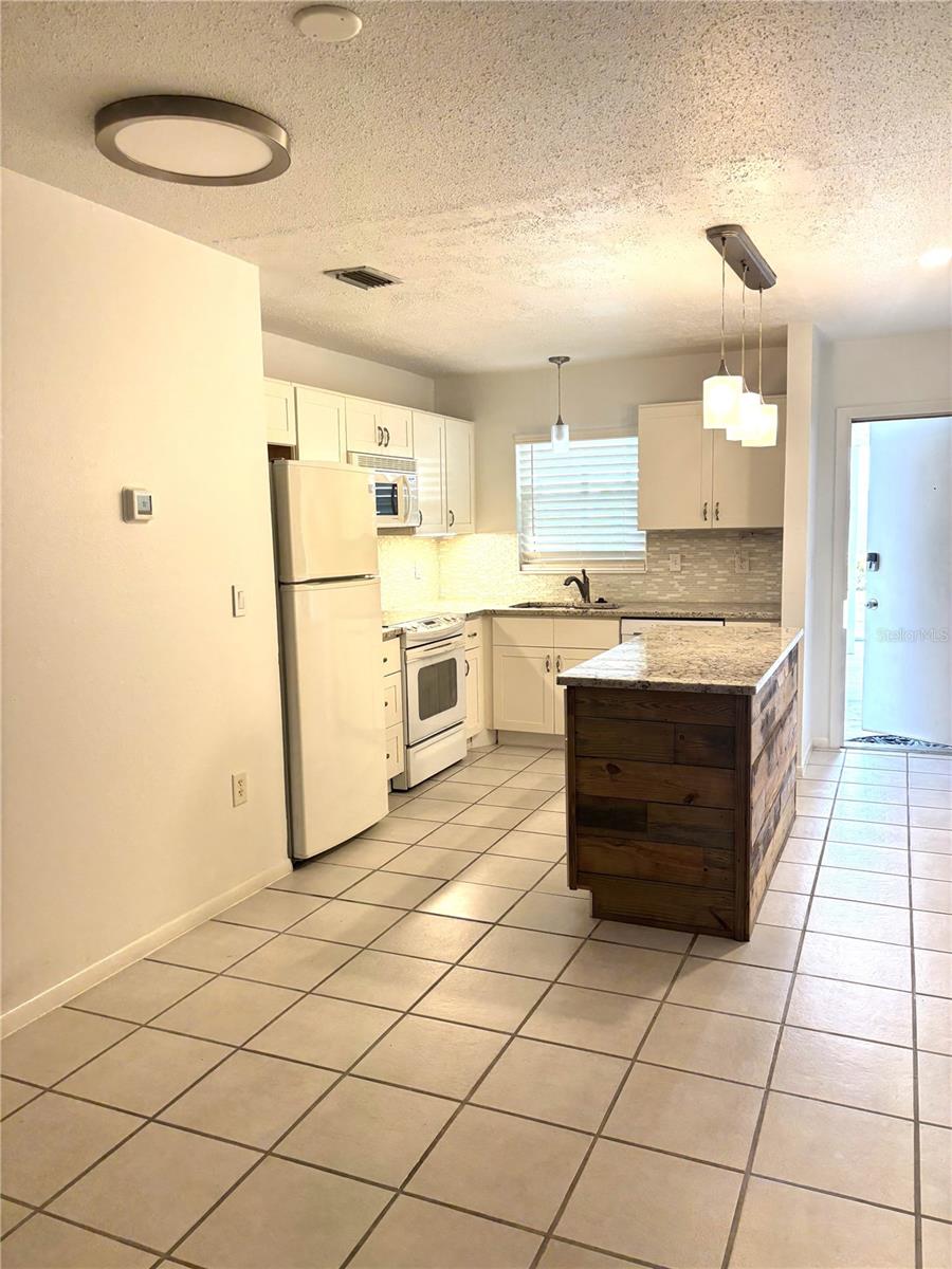 2115 9TH AVENUE W 6B
