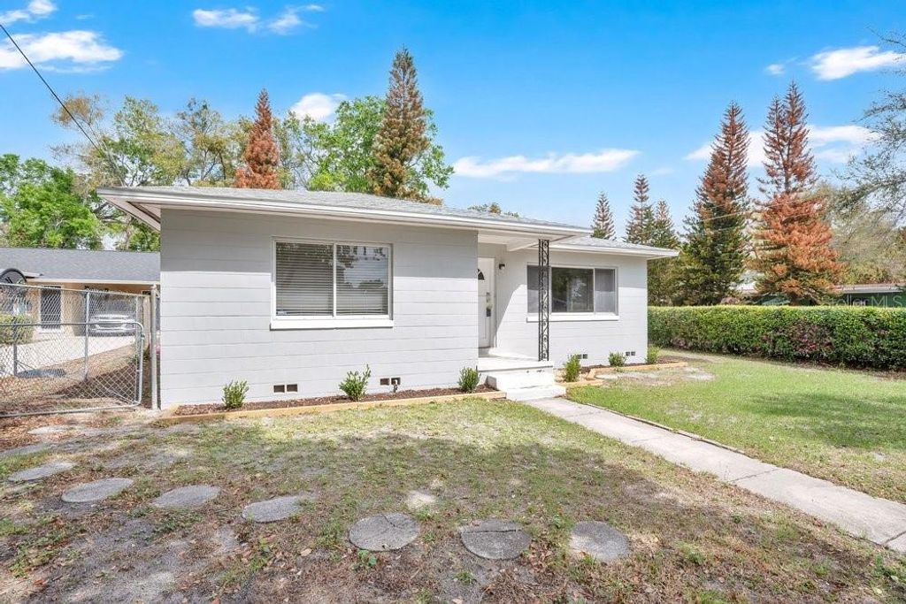 Photo of 15 E Spruce Street, Orlando, FL 32804 (MLS # V4947914)