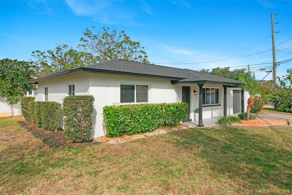 Photo of 9210 108th Street, Seminole, FL 33772 (MLS # O6363169)