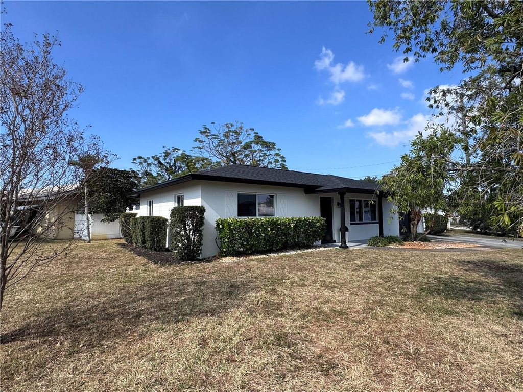 Photo of 9210 108th Street, Seminole, FL 33772 (MLS # O6363169)