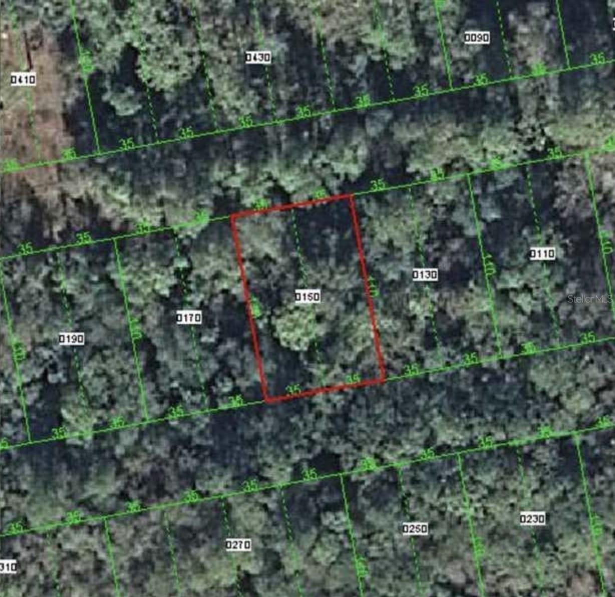 Spacious 70' x 110' unimproved lot in a non-deed-restricted area! Enjoy the convenience of a nearby county park featuring a freshwater lake with a sandy beach, boat access, and a dock. Whether you're looking to build your dream home or place a mobile home, this is a fantastic opportunity. Don't miss out—secure your piece of paradise today!