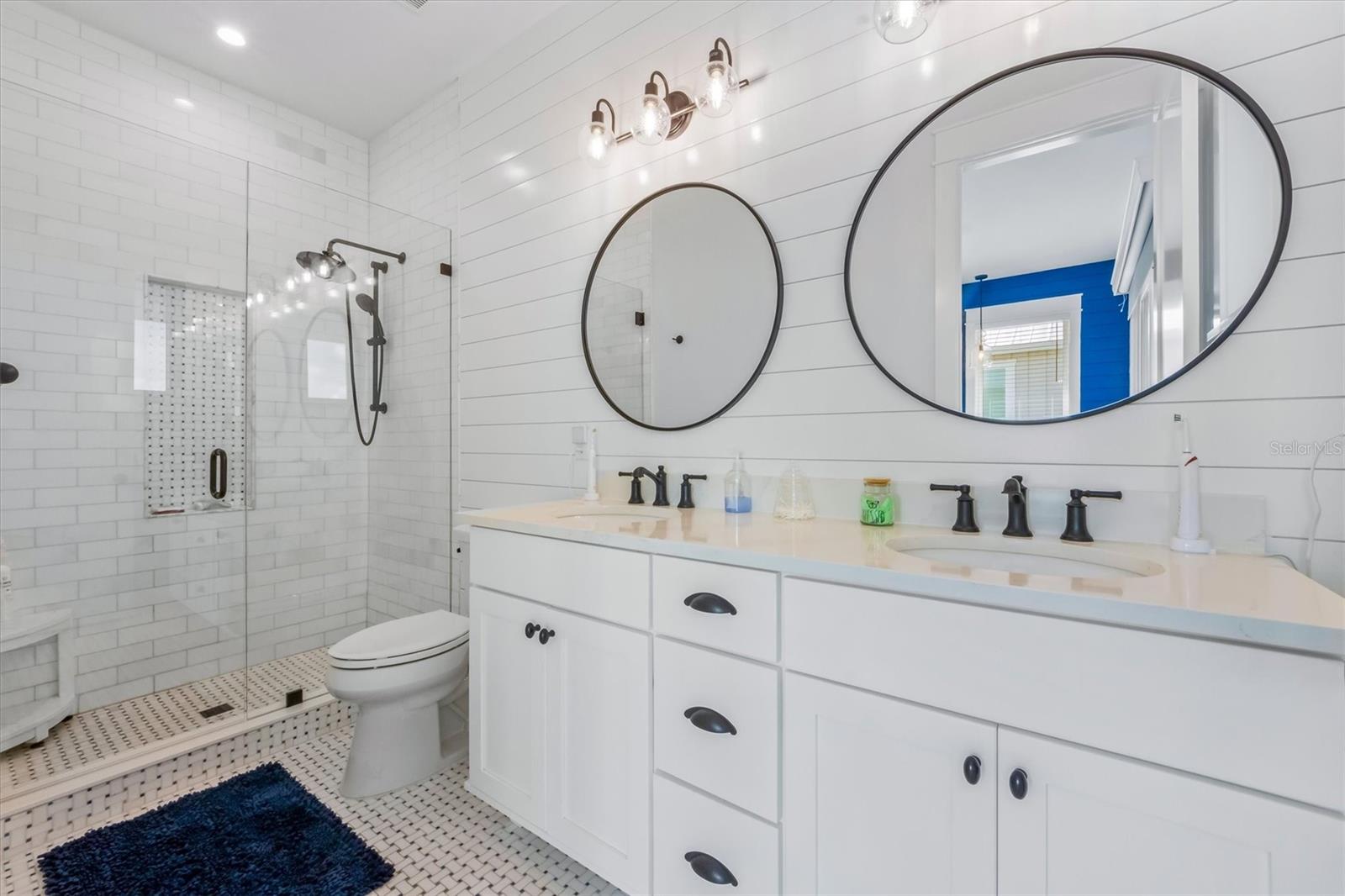 LAKE LA VISTA - Residential