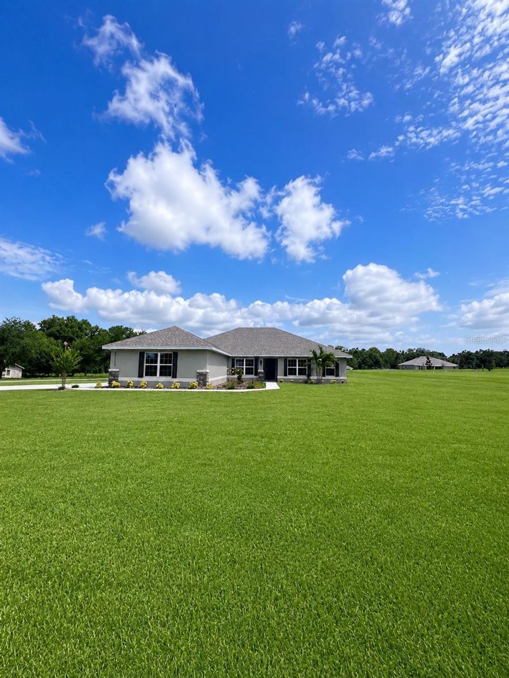 Photo of 37136 Hidden View Cir, Dade City, FL 33523 (MLS # TB8456350)