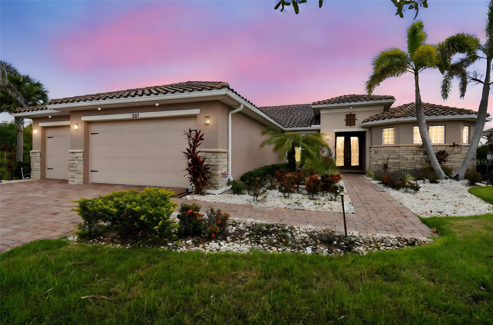 561 TAPATIO LANE