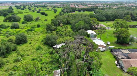 A home in PALMETTO