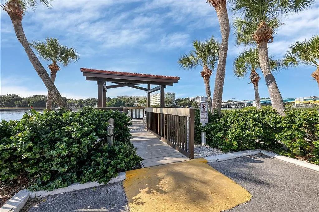 CASTEL DEL MARE - Residential Lease